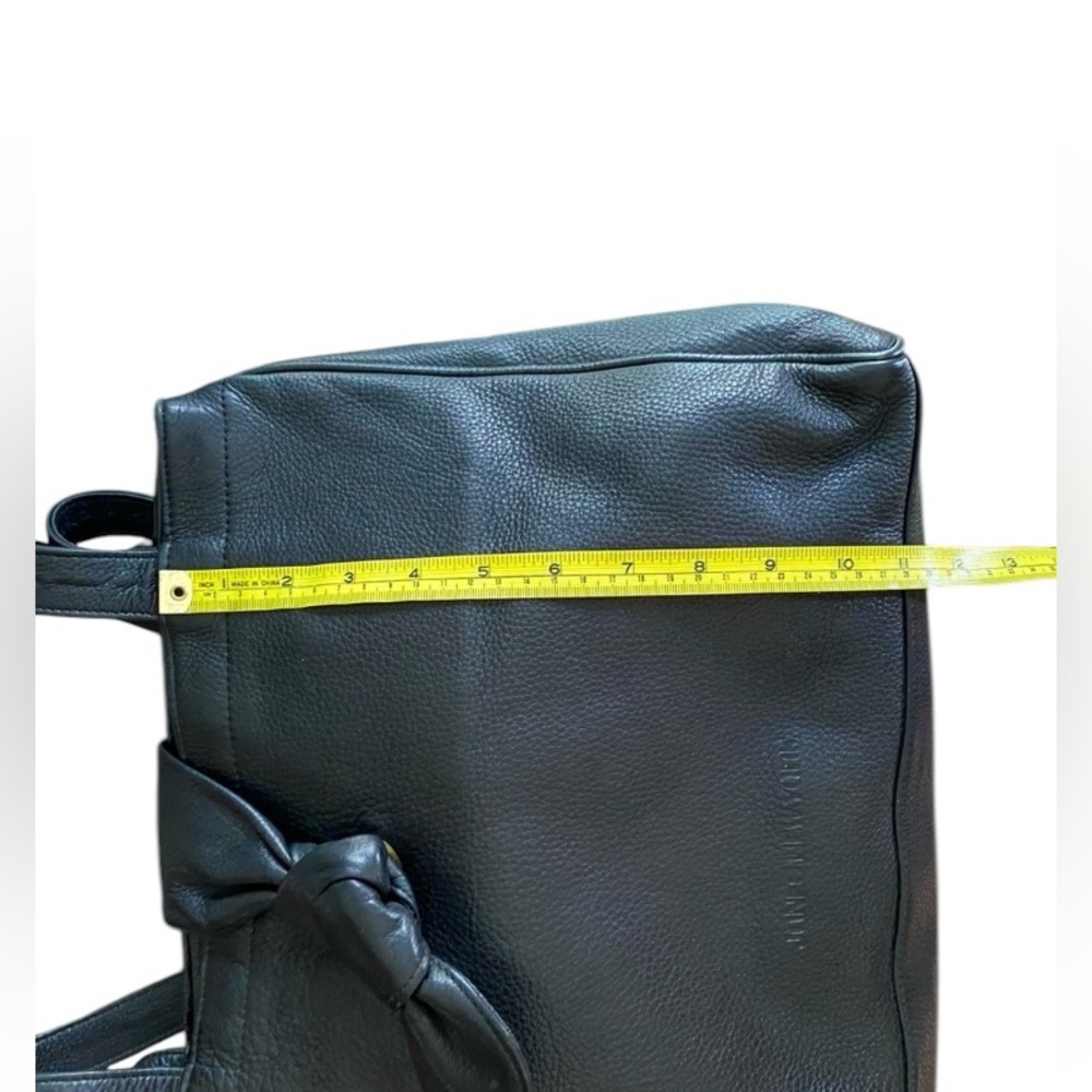 Jones New York Black Leather Bag - Minimalist Classic Elegance with Bow Detail - Picture 3 of 10